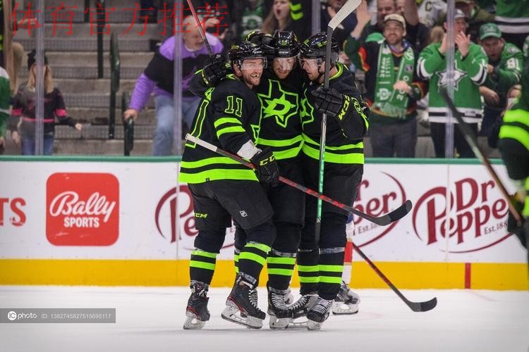 常规赛:佛罗里达美洲豹4-0达拉斯星 集锦 常规赛:佛罗里达美洲豹4-0达拉斯星 集锦